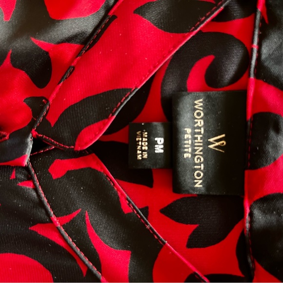 Worthington petite black red ruffles long sleeve blouse - Picture 7 of 8